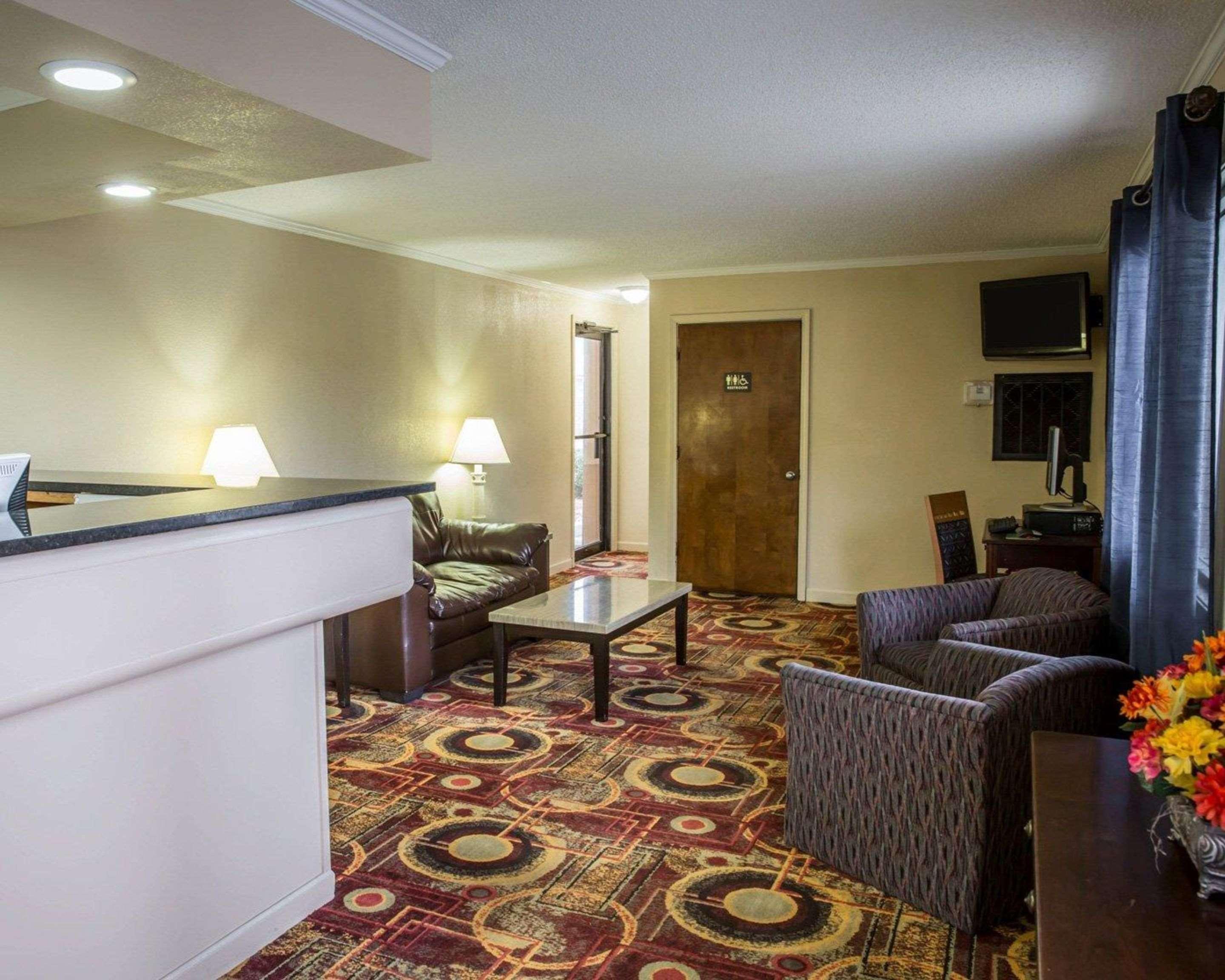 Rodeway Inn & Suites Plymouth Hwy 64 Exterior foto